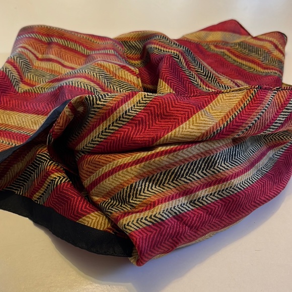 Echo Vintage Silk Scarf - Picture 3 of 5